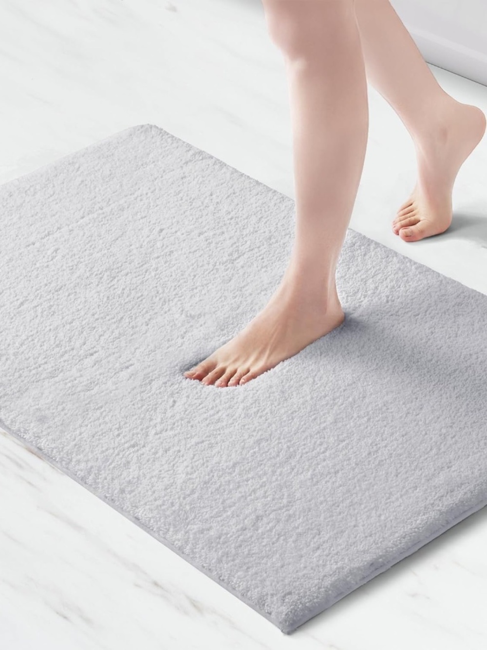 Madison Park Gray Signature Marshmallow Bath Rug | 24" x 40"